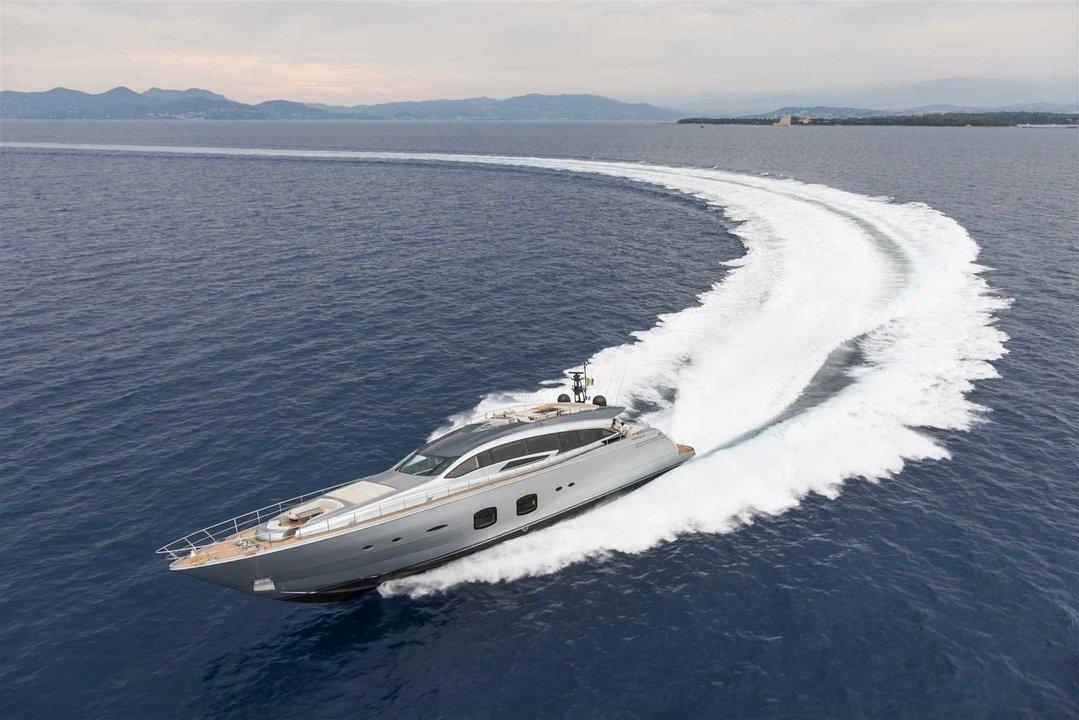 Pershing 108
