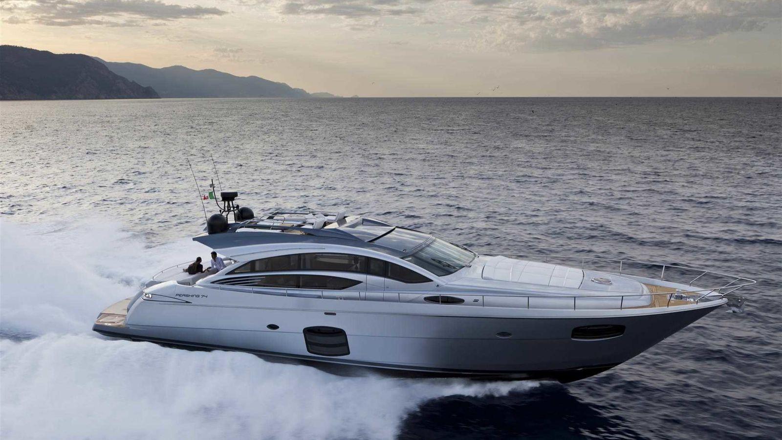 Pershing 74