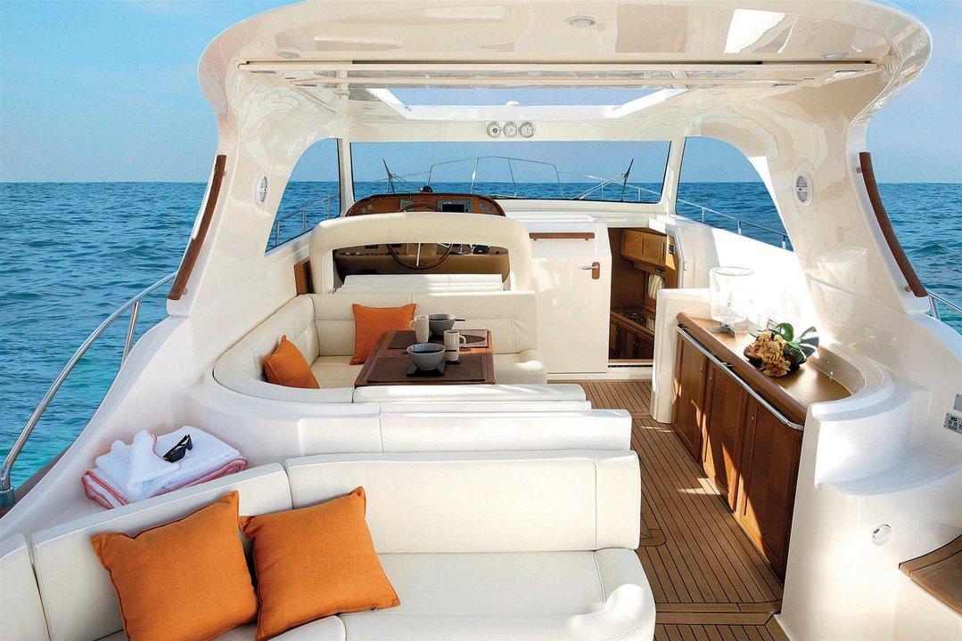 Mochi Craft Dolphin 44’