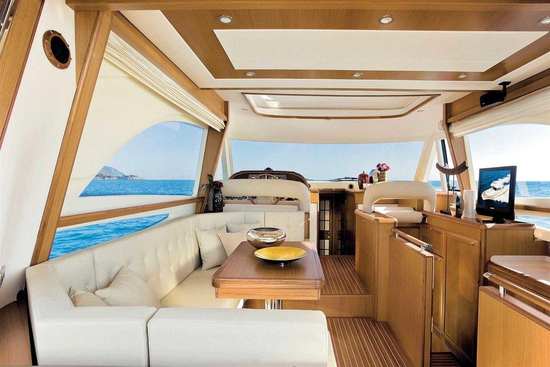 Mochi Craft Dolphin 54’