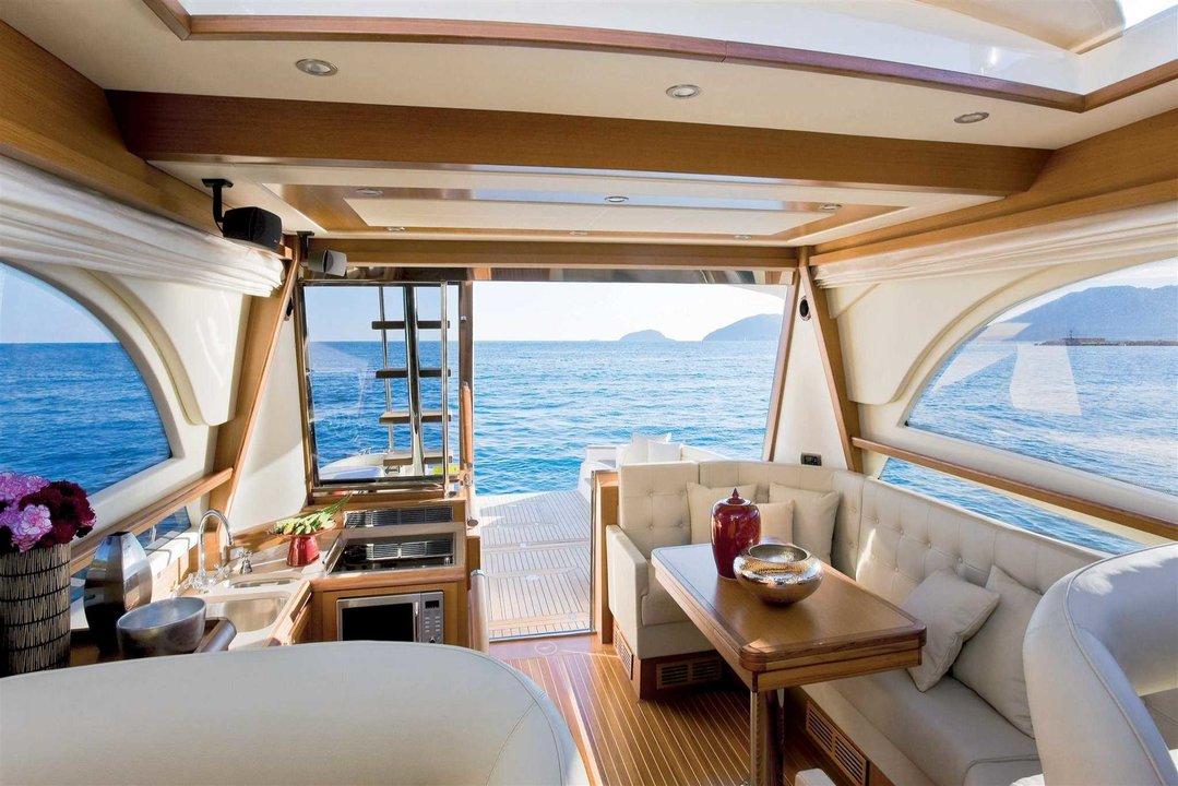 Mochi Craft Dolphin 54’