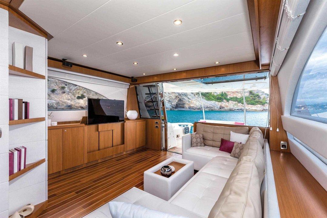 Mochi Craft Dolphin 64’ Cruiser