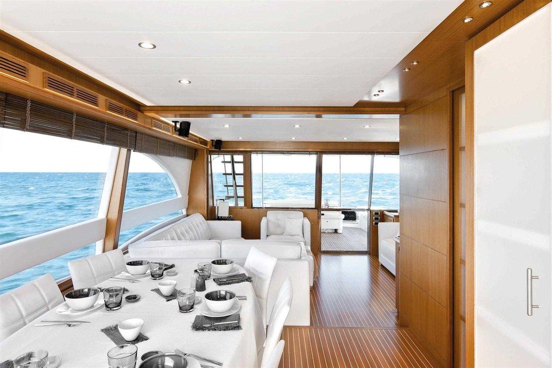 Mochi Craft Dolphin 74’ Cruiser