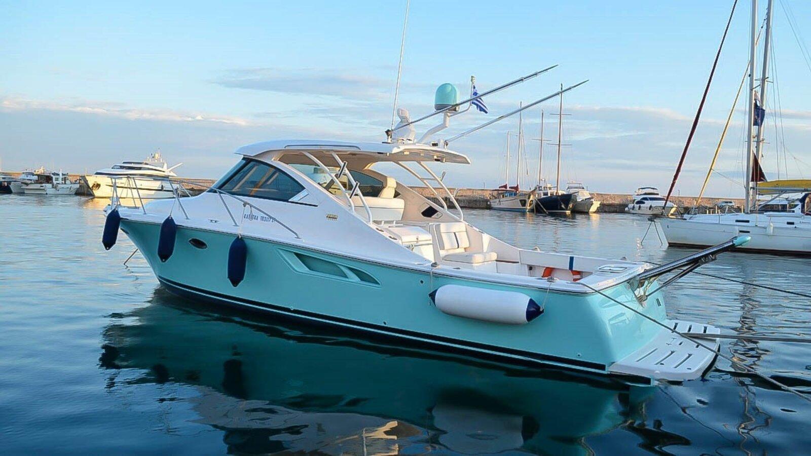 Tiara 36