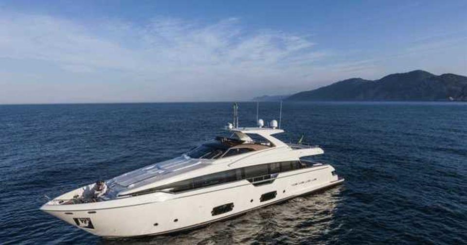 article EKKA Yachts sells Ferretti 960 banner image